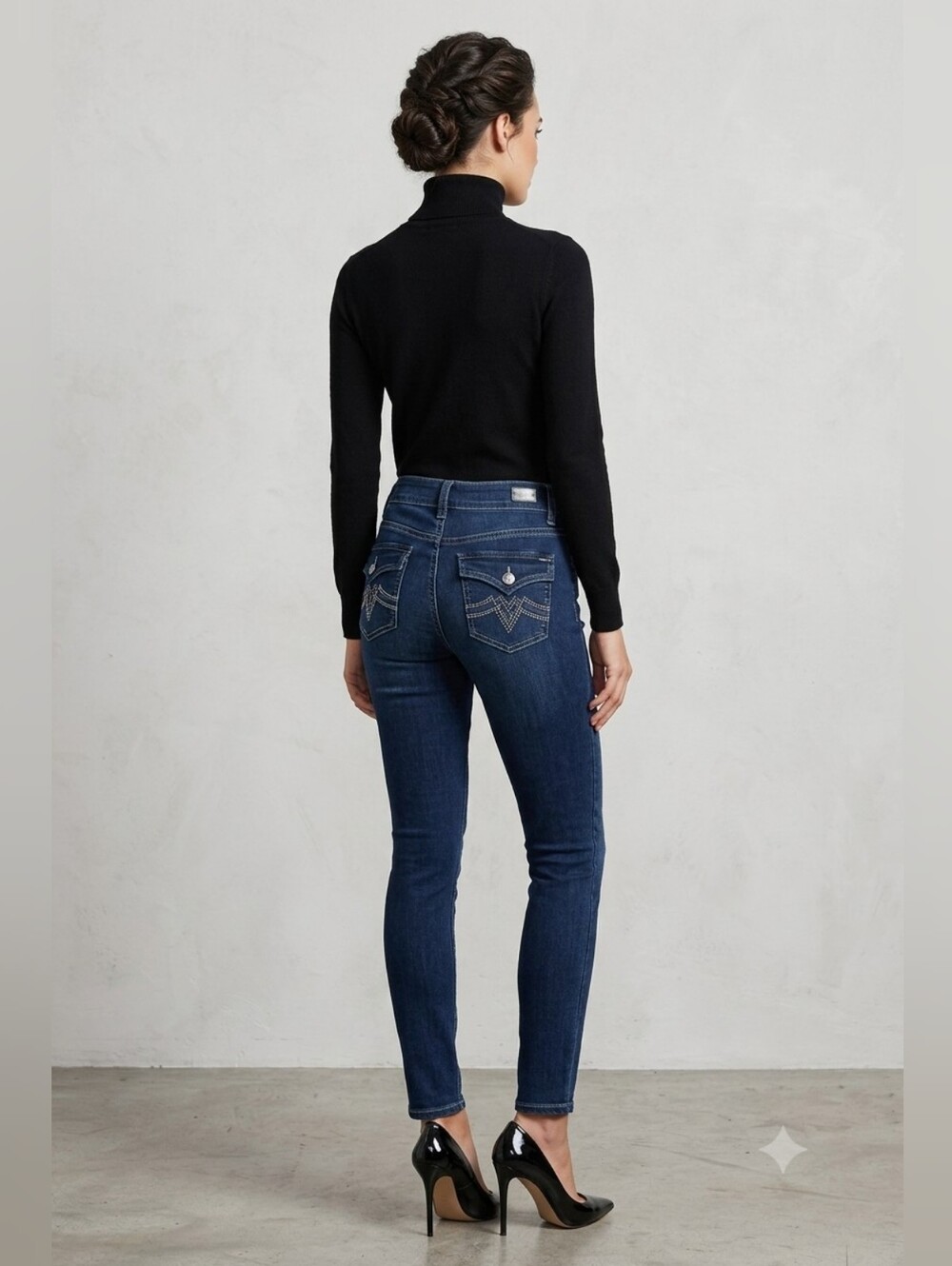 Seven 7  Starlette Mid Rise Skinny Blue Jeans With Flap Rhinestones Size 8